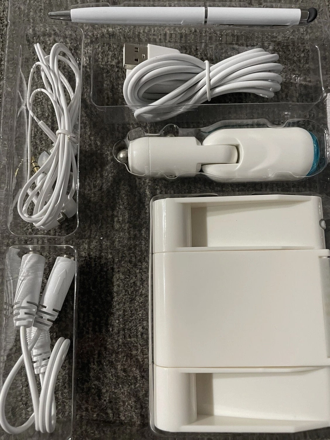 Digital Gadgets Universal Starter Kit For Mobile Device DGMEDBD-02