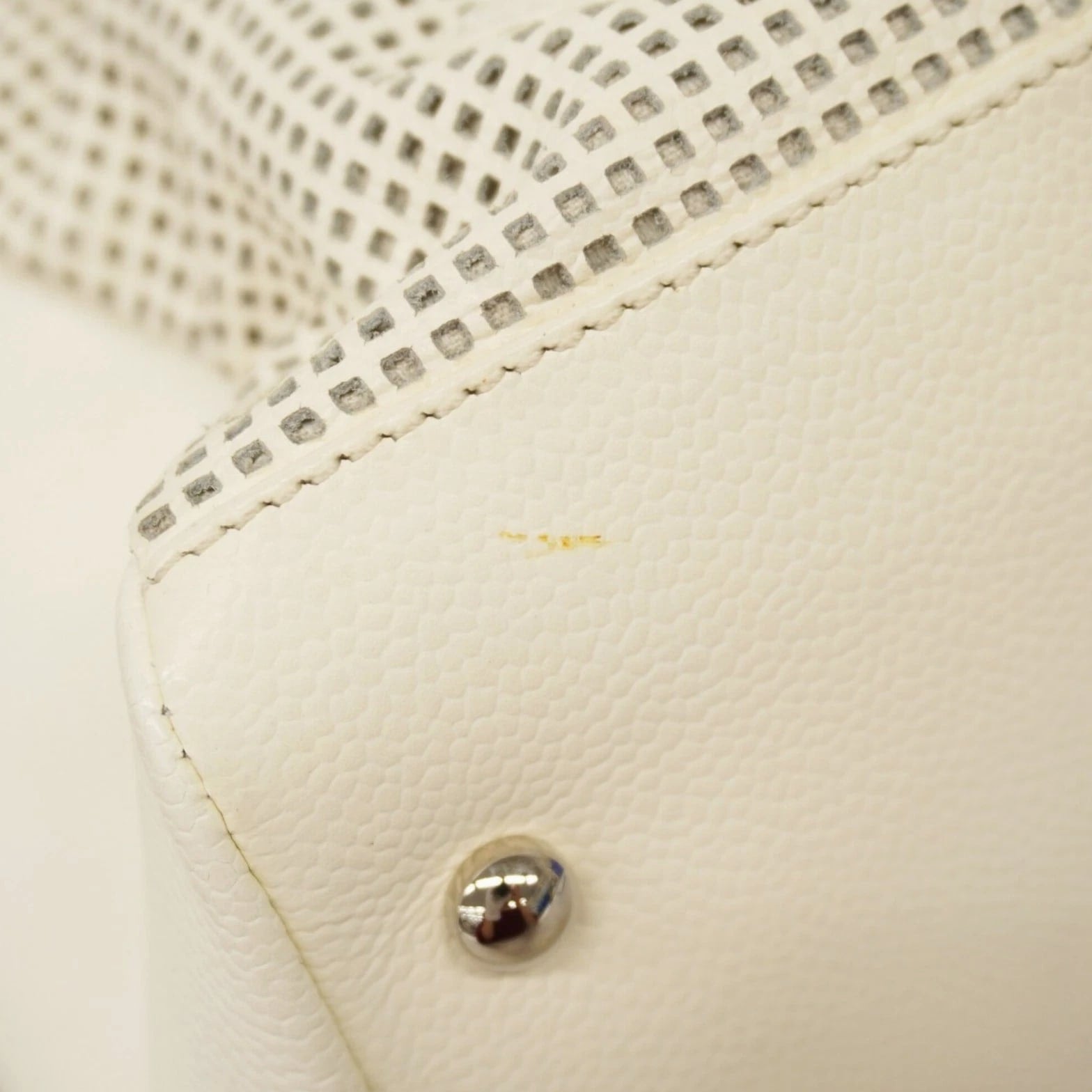 Chanel handbag, CaviarSkinleather, white, women's. GZl1h9wt