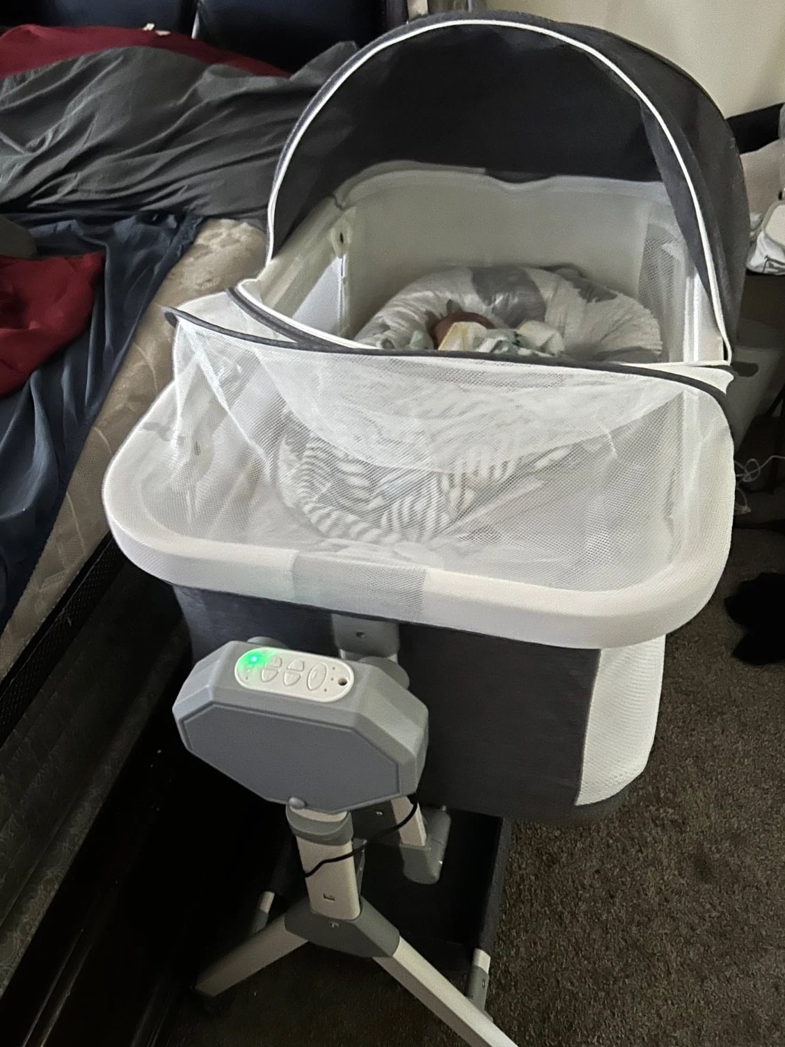 Rocking Bassinet for Baby Electric Bassinet Bedside Sleeper 2 Rocking Motion