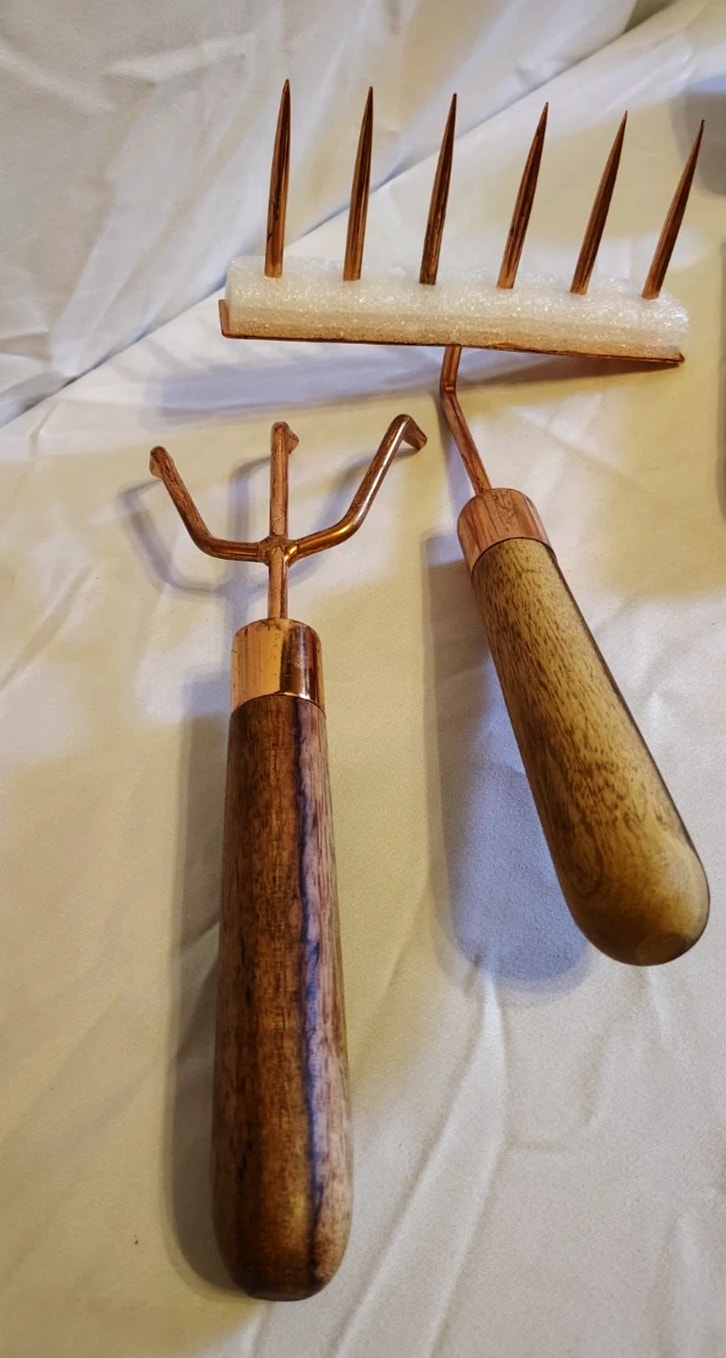COPPER AND WOOD GARDEN HAND TOOL SET - 4 pieces - Strong, Functional & Cute