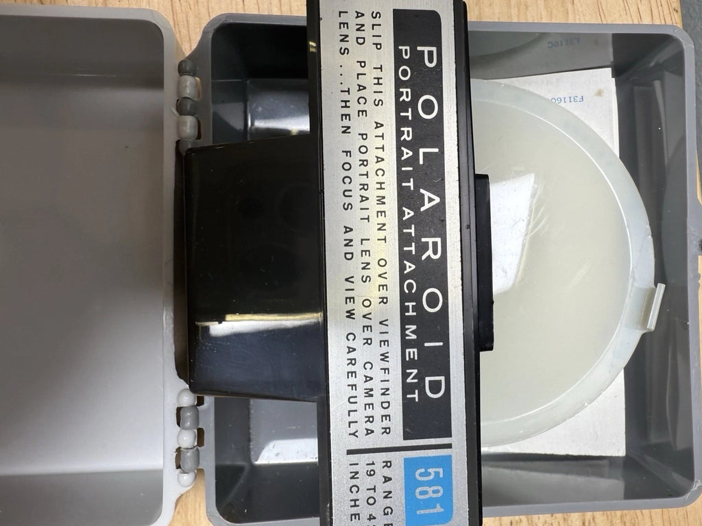 Vtg Polaroid Automatic 250 Land Camera Portrait Kit #581 + Close-up Kit #583