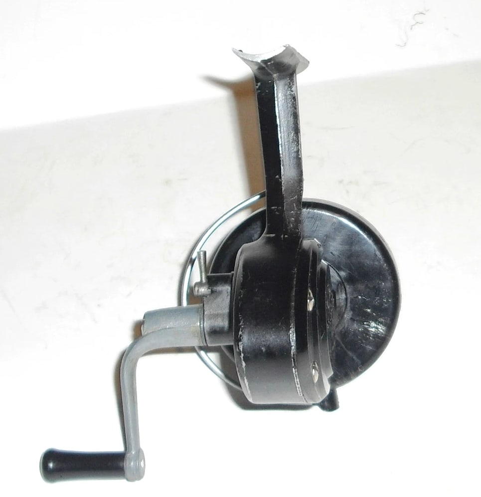 Vintage Longfellow SR-3001 Spinning Fishing Reel